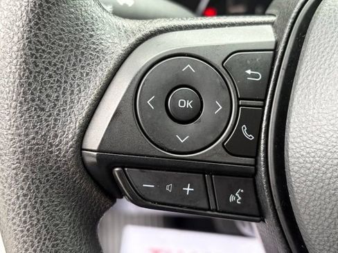 Used 2025 Toyota RAV4 XLE AWD/4WD image 17