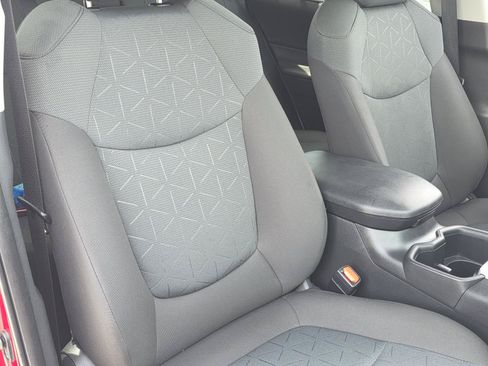 Used 2025 Toyota RAV4 XLE w/ Convenience Package FWD image 17
