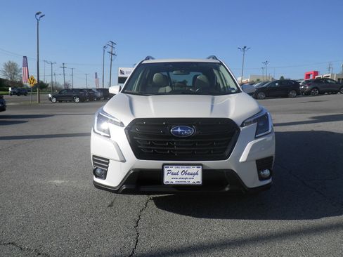 Used 2023 Subaru Forester Premium AWD/4WD image 2