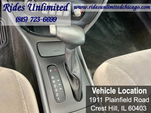 Used 2003 Pontiac Bonneville SE image 11