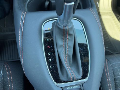 Used 2025 Honda HR-V Sport image 19