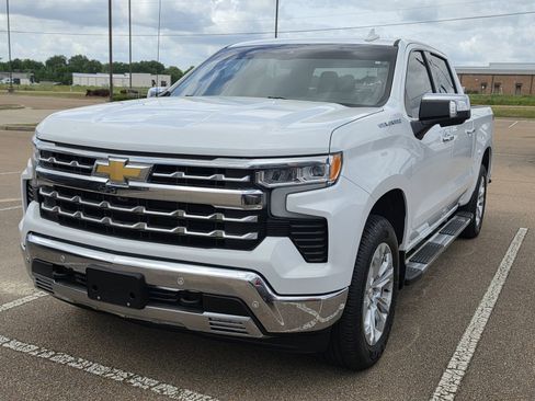 Used 2023 Chevrolet Silverado 1500 LTZ image 2