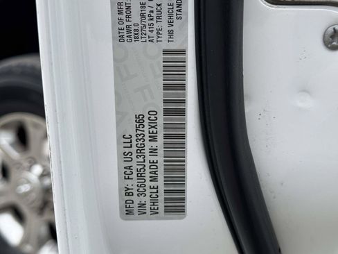 Used 2024 RAM 2500 Big Horn AWD/4WD image 16