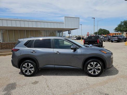 Used 2022 Nissan Rogue SV AWD/4WD image 9