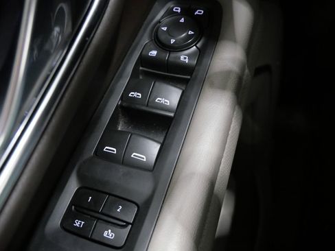 Used 2021 GMC Yukon SLT w/ SLT Premium Package AWD/4WD image 14