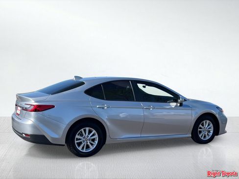 Used 2025 Toyota Camry LE AWD/4WD image 5