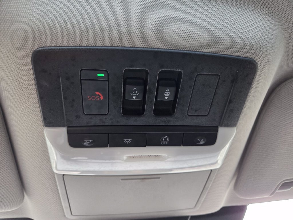 Used 2023 Nissan Pathfinder SL w/ SL Premium Package FWD image 20