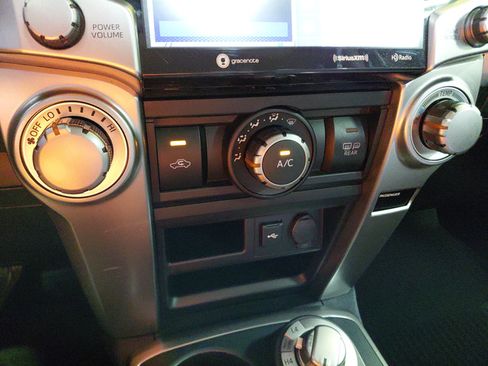 Used 2022 Toyota 4Runner SR5 Premium w/ Moonroof Package AWD/4WD image 32
