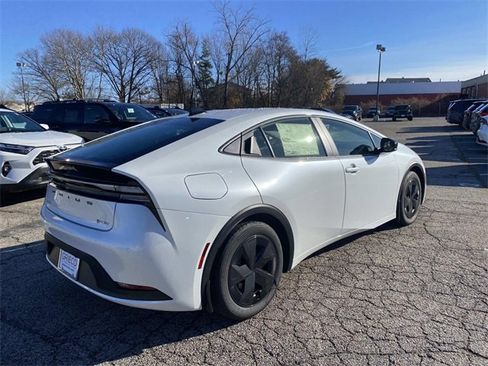 New 2026 Toyota Prius Plug-In Hybrid image 3