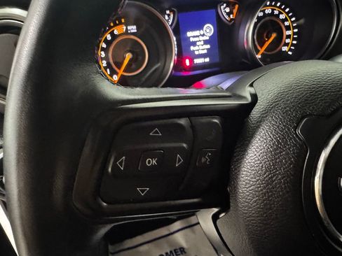 Used 2022 Jeep Wrangler Unlimited Sport AWD/4WD image 5
