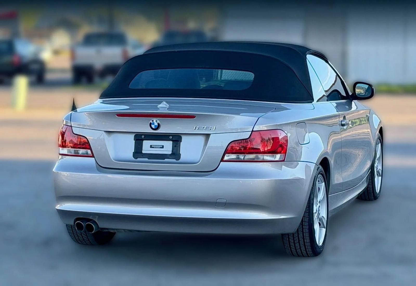 Used 2012 BMW 128i Convertible RWD image 9