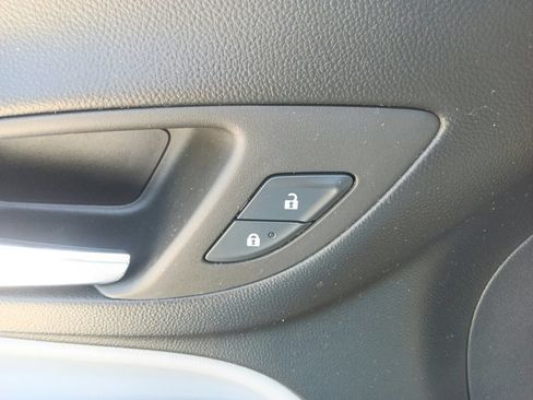 Used 2023 Chevrolet Equinox LS w/ LS Convenience Package FWD image 19