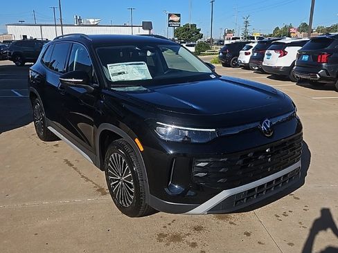 New 2025 Volkswagen Tiguan S image 3