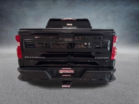Used 2022 Chevrolet Silverado 1500 Custom w/ Safety Confidence Package AWD/4WD image 9
