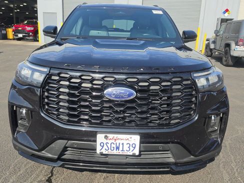 Used 2025 Ford Explorer ST-Line AWD/4WD image 2