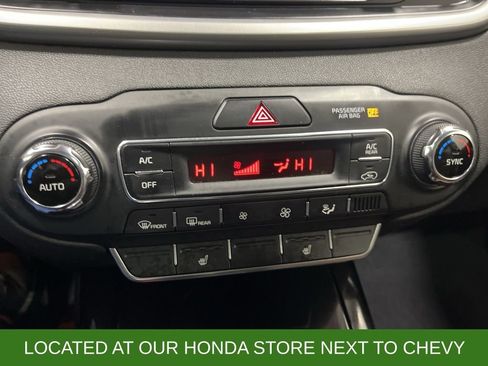 Used 2019 Kia Sorento SX image 17