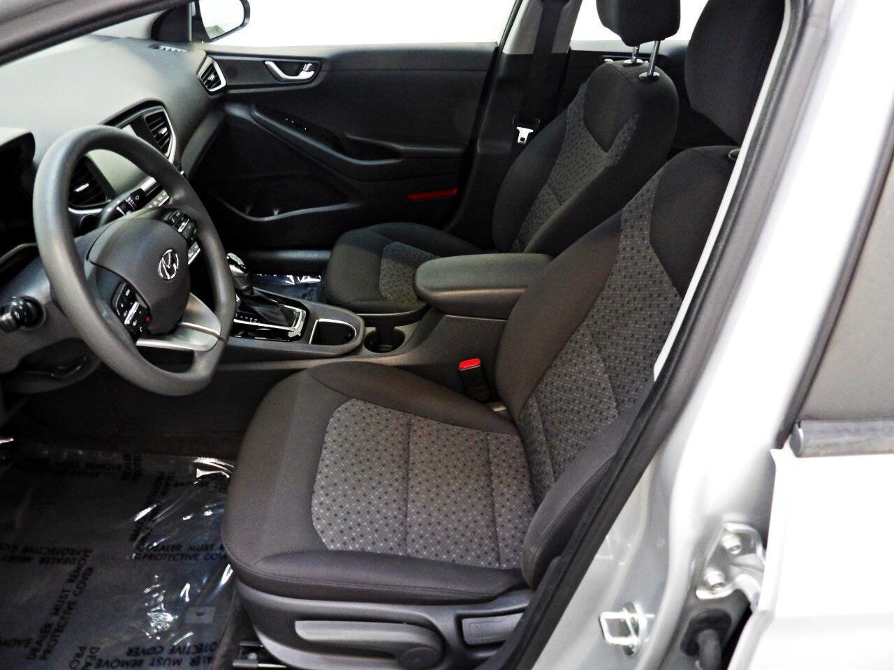 Used 2018 Hyundai Ioniq Blue FWD image 8