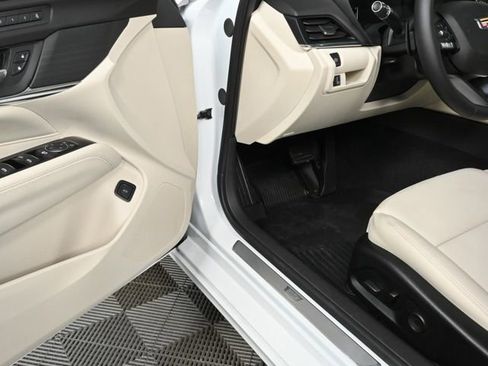 New 2025 Cadillac CT4 Premium Luxury image 7