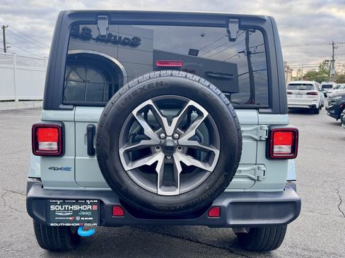 Used 2024 Jeep Wrangler Unlimited image 6