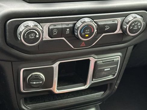 Used 2018 Jeep Wrangler Unlimited Sport image 18