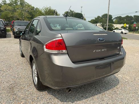 Used 2011 Ford Focus SE FWD image 12