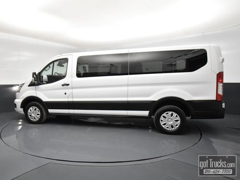 Used 2023 Ford Transit 350 XLT image 3