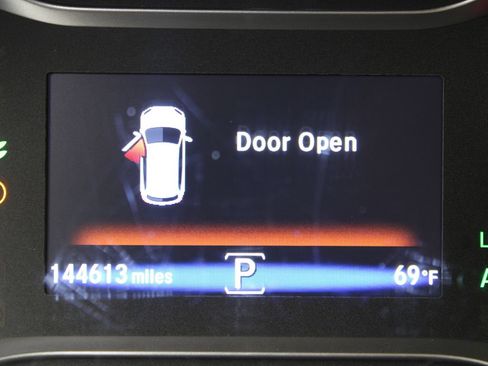 Used 2018 Honda Pilot Touring image 17