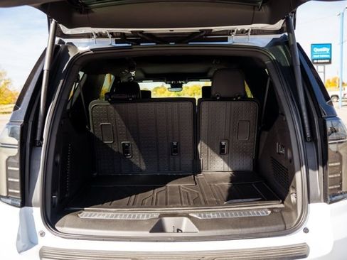 New 2026 Chevrolet Suburban High Country image 8