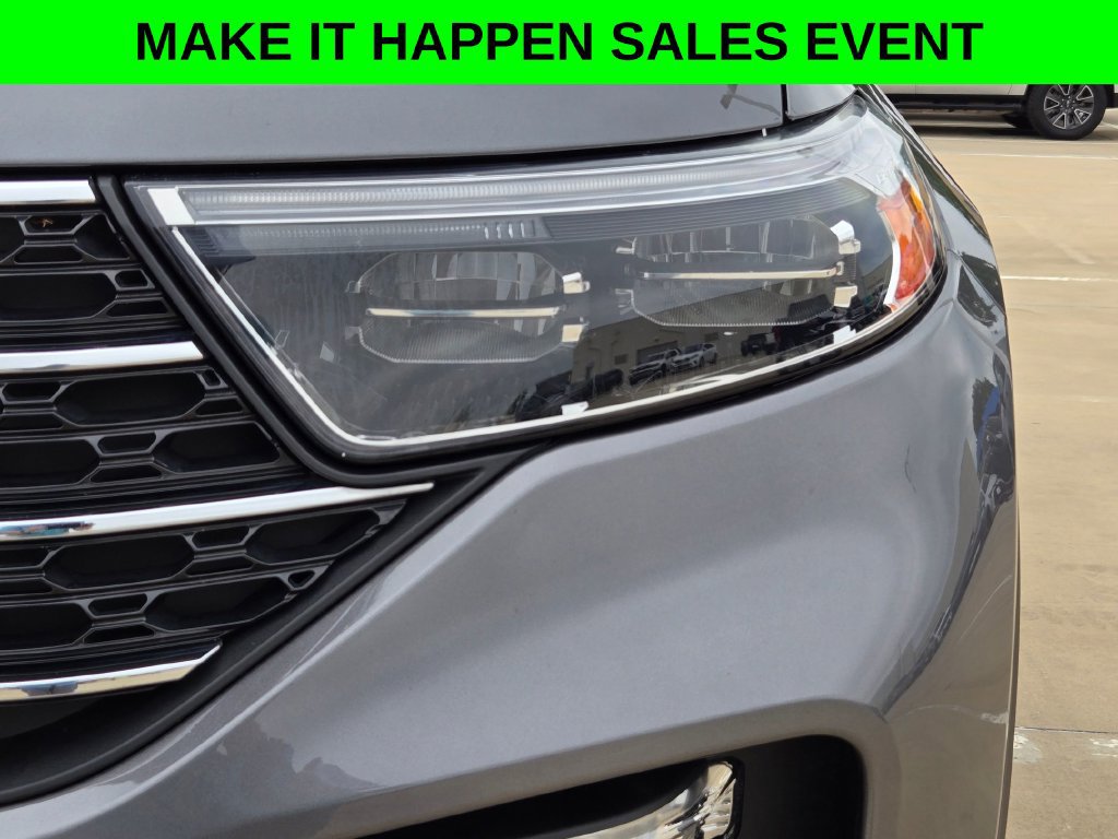Used 2022 Ford Explorer XLT w/ Equipment Group 202A AWD/4WD image 32