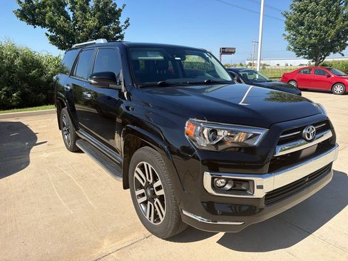 Used 2022 Toyota 4Runner Limited AWD/4WD image 4