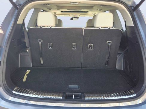 Used 2024 Kia Telluride SX w/ Towing Package image 13