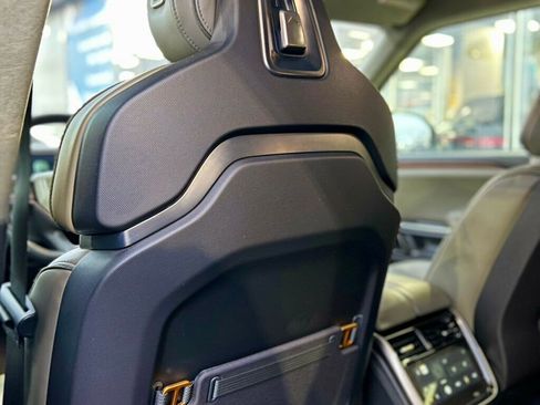 Used 2023 Rivian R1S Launch Edition image 15