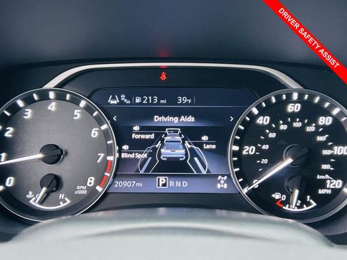 Used 2022 Nissan Frontier SV image 6