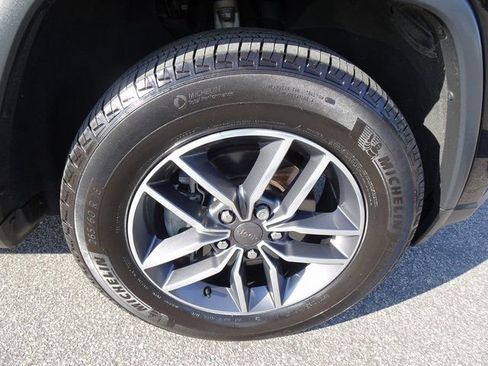 Used 2019 Jeep Grand Cherokee Limited AWD/4WD image 34