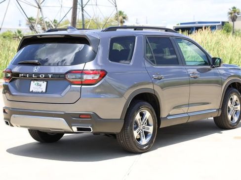 New 2026 Honda Pilot EX-L image 8