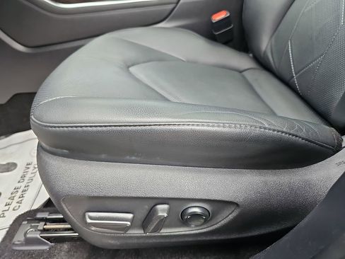 Used 2024 Toyota Highlander Platinum image 33