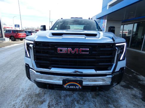 New 2026 GMC Sierra 3500 Pro image 5