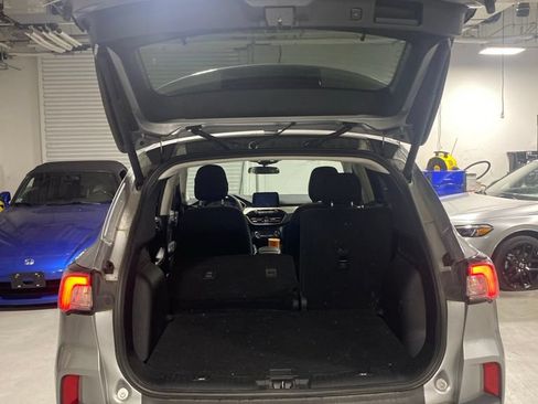 Used 2021 Ford Escape SE w/ Convenience Package FWD image 21