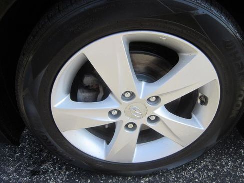 Used 2013 Hyundai Elantra GLS w/ Preferred Pkg image 14