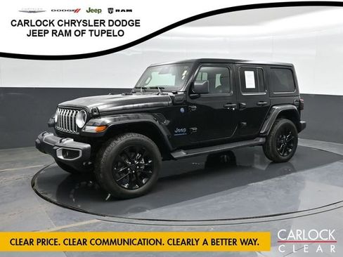 Used 2025 Jeep Wrangler Unlimited Sahara AWD/4WD image 7