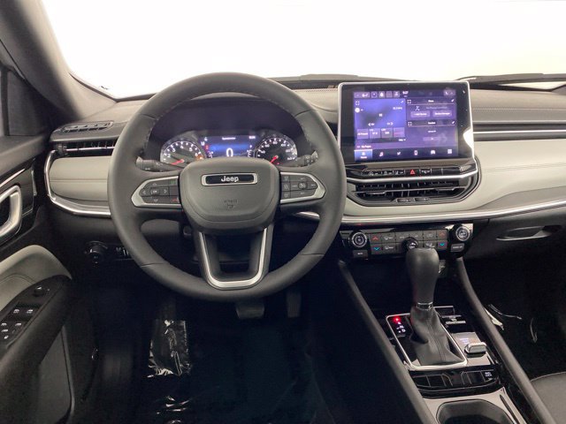 Used 2023 Jeep Compass Limited w/ Sun and Sound Group AWD/4WD image 37