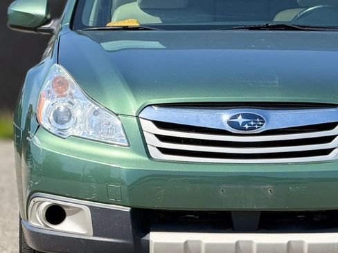 Used 2011 Subaru Outback 2.5i Limited AWD/4WD image 11
