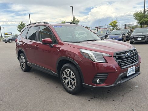 Used 2023 Subaru Forester Premium AWD/4WD image 3