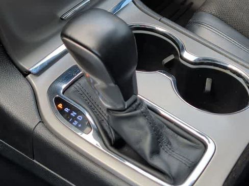 Used 2021 Jeep Grand Cherokee Laredo X RWD image 30