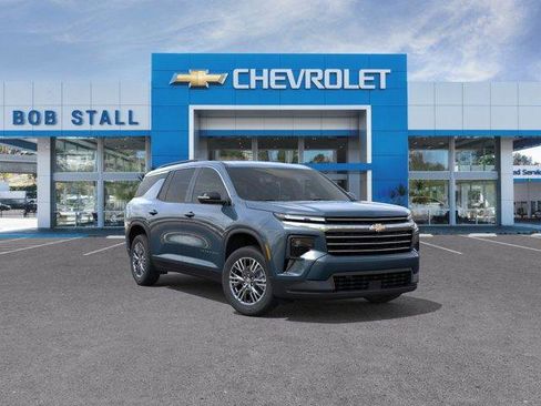 Used 2026 Chevrolet Traverse LT w/ Driver Confidence Package FWD image 1