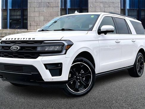 Used 2022 Ford Expedition Max Limited image 2