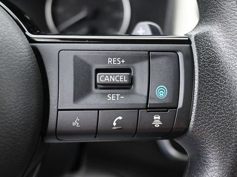 Used 2023 Nissan Rogue SV AWD/4WD image 16