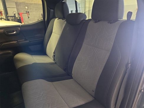 Used 2021 Toyota Tacoma TRD Sport w/ Technology Package image 13