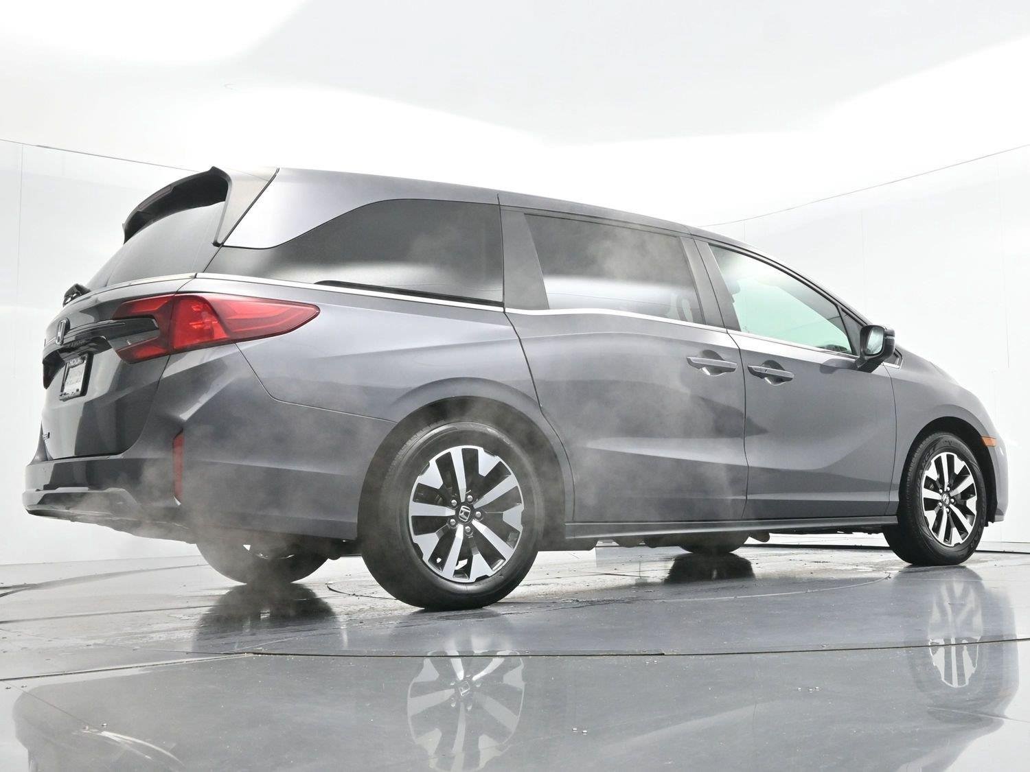 Used 2025 Honda Odyssey EX-L image 58