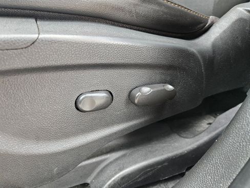 Used 2018 Chevrolet Trax LT w/ LT Convenience Package image 24